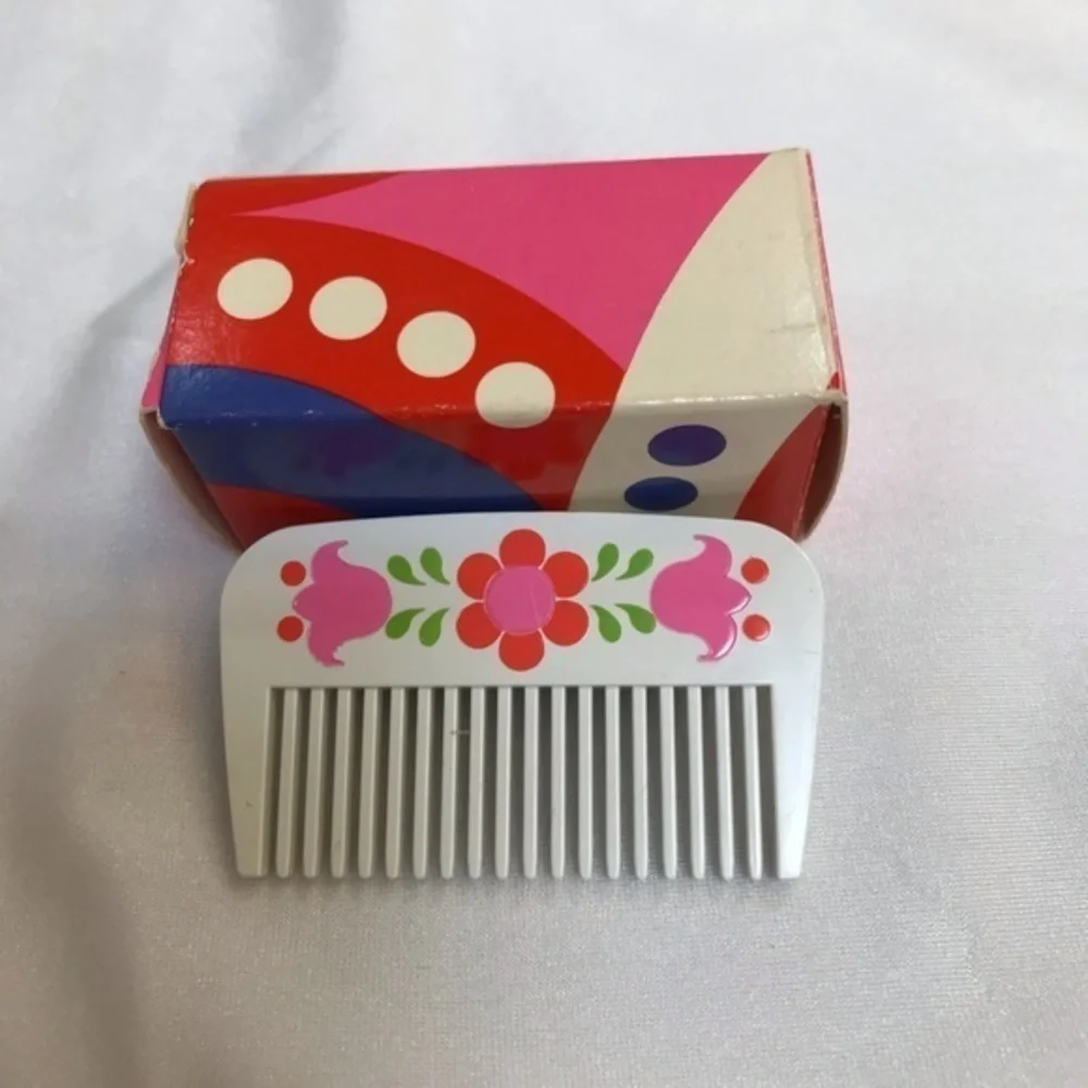 Vintage  (1973) Avon Barrette Set of 2 NIB